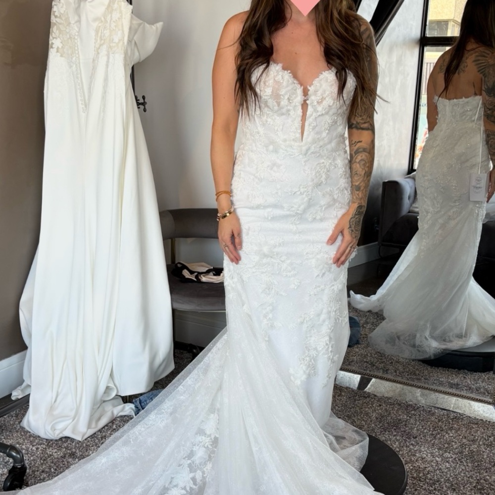 Elegant White Lace Wedding Dress